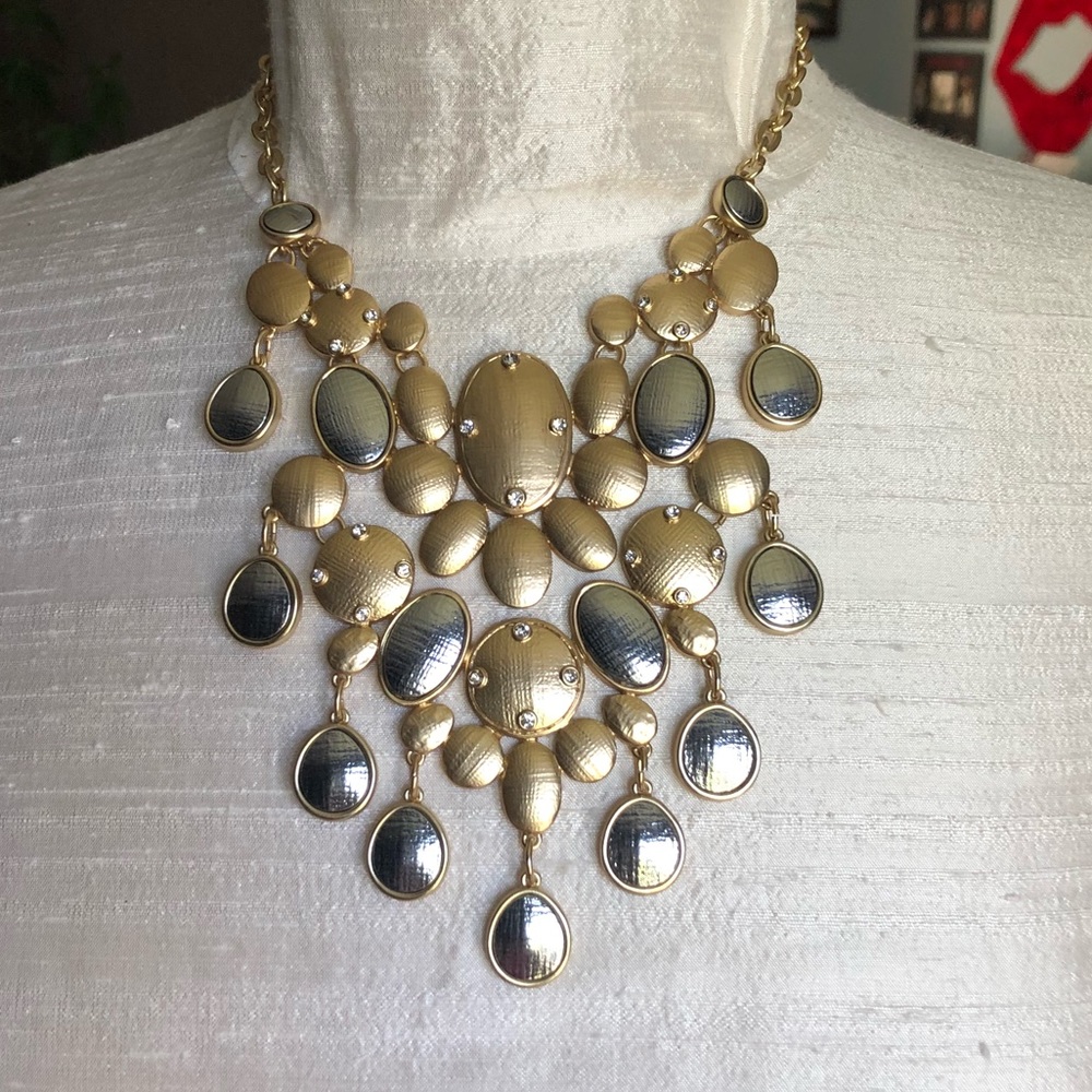Chico’s mix metal statement necklace